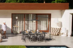 Archigrande Outdoor-stehleuchte, schwarz, 180x84x233 cm