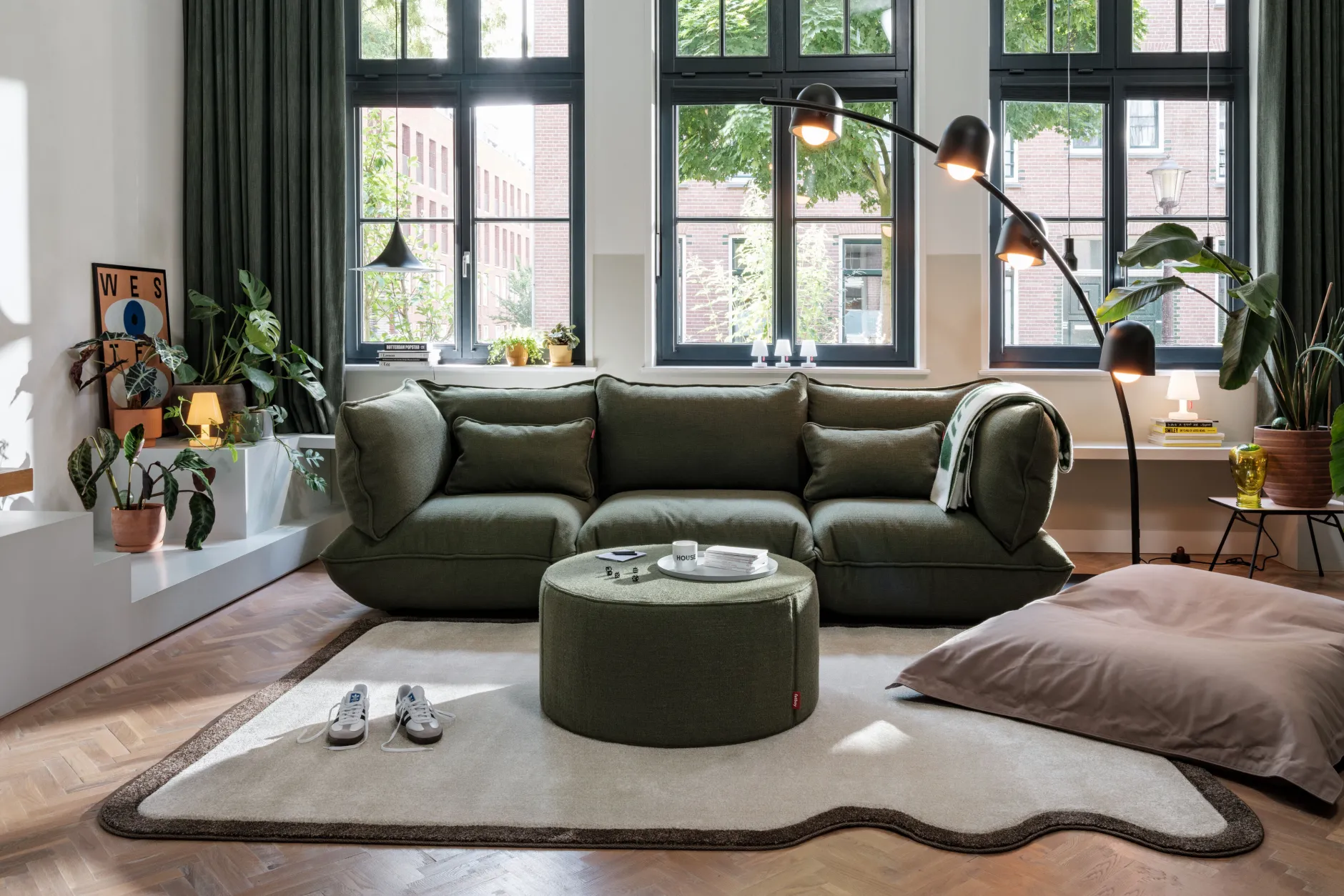 Pfffh Boucle Hocker, grün, 90x90x40 cm